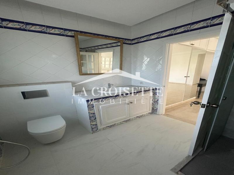 Villa S+4 avec piscine à La Marsa 